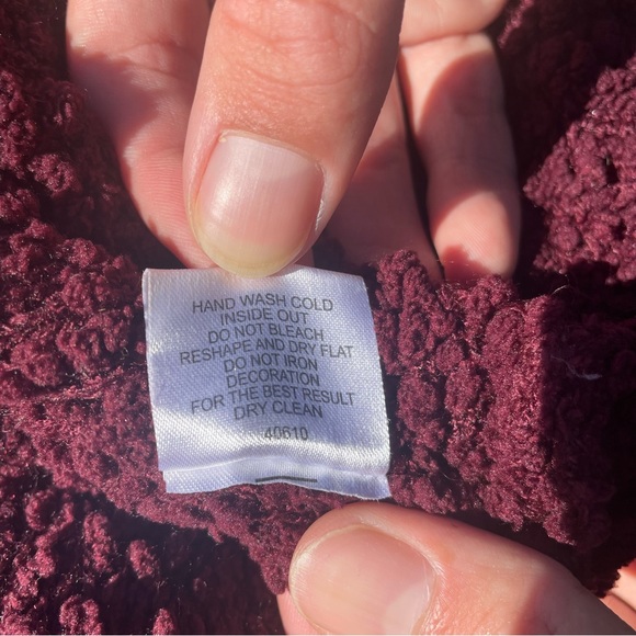 Romeo & Juliet Couture burgundy maroon sweater / XL / Excellent condition - Picture 16 of 17